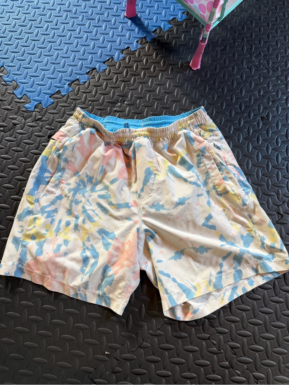 Men’s Birddogs Shorts Size Large